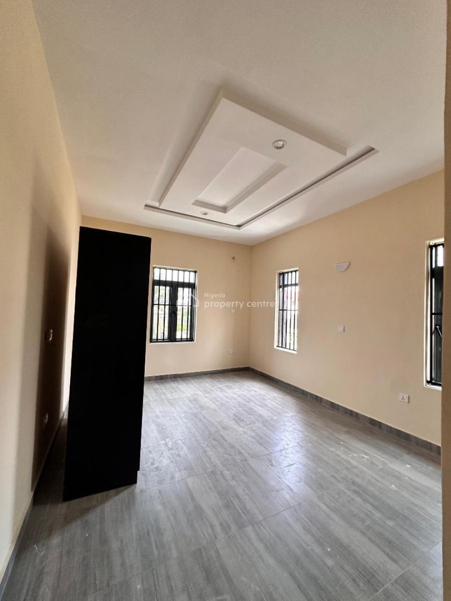 Super Spacious 3 Bedroom Apartment with a Bq, Lekki Scheme 2 Estate, Lekki, Lagos, Flat / Apartment for Rent