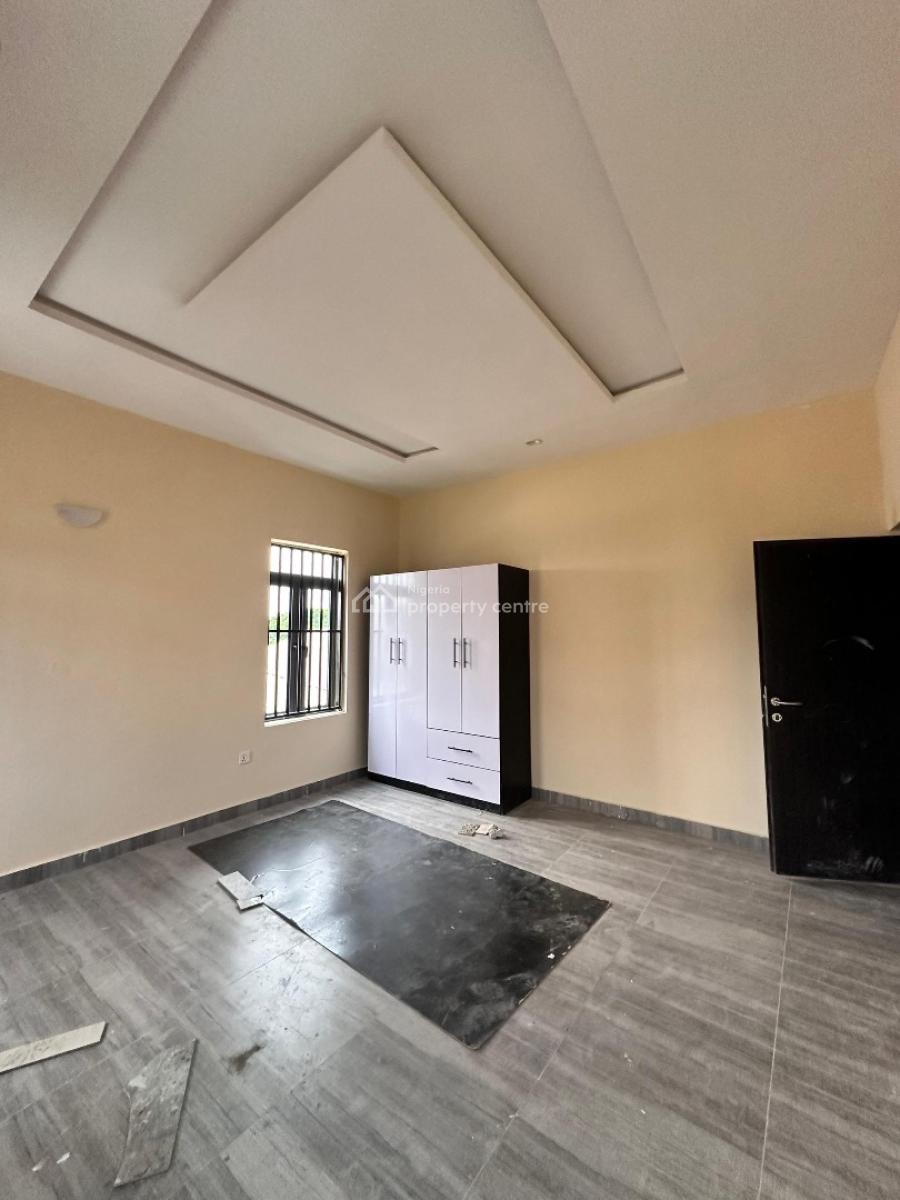 Super Spacious 3 Bedroom Apartment with a Bq, Lekki Scheme 2 Estate, Lekki, Lagos, Flat / Apartment for Rent