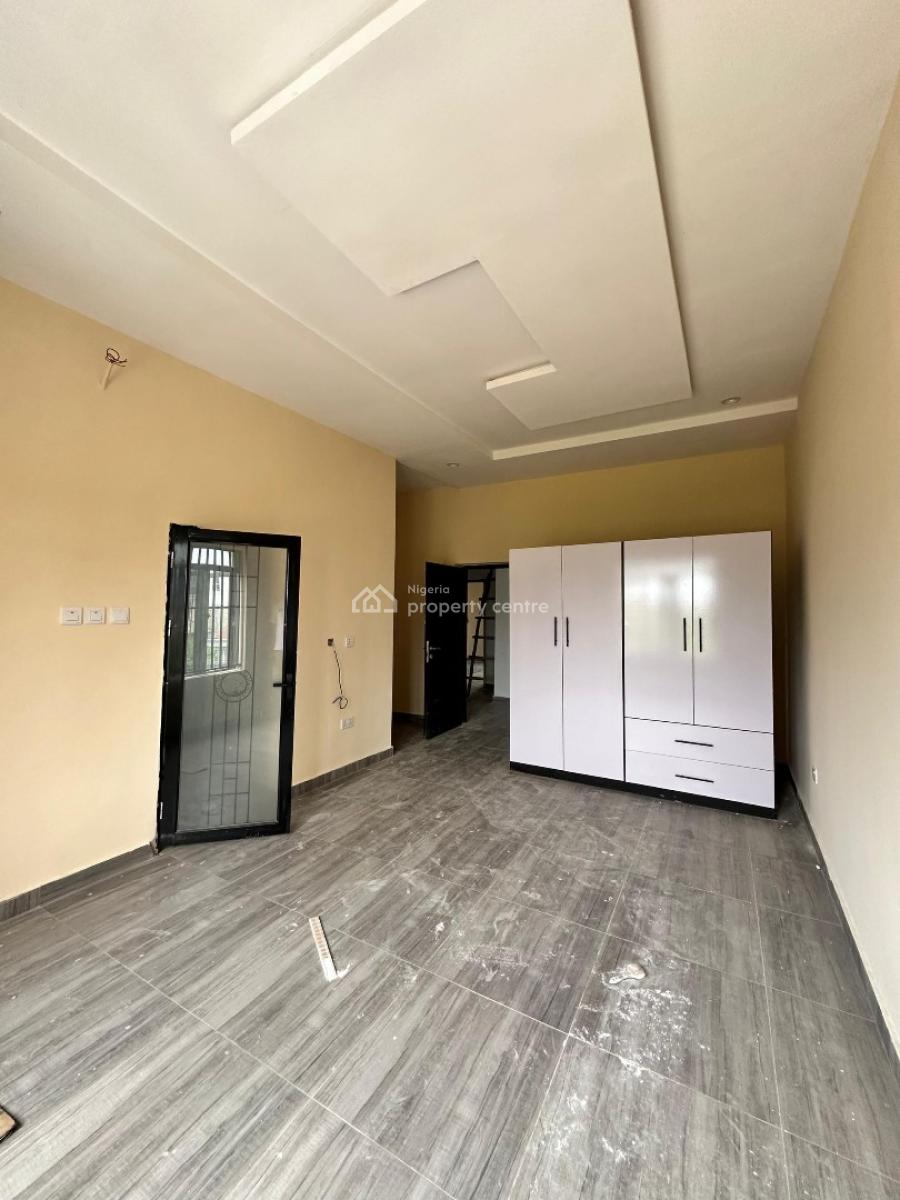 Super Spacious 3 Bedroom Apartment with a Bq, Lekki Scheme 2 Estate, Lekki, Lagos, Flat / Apartment for Rent