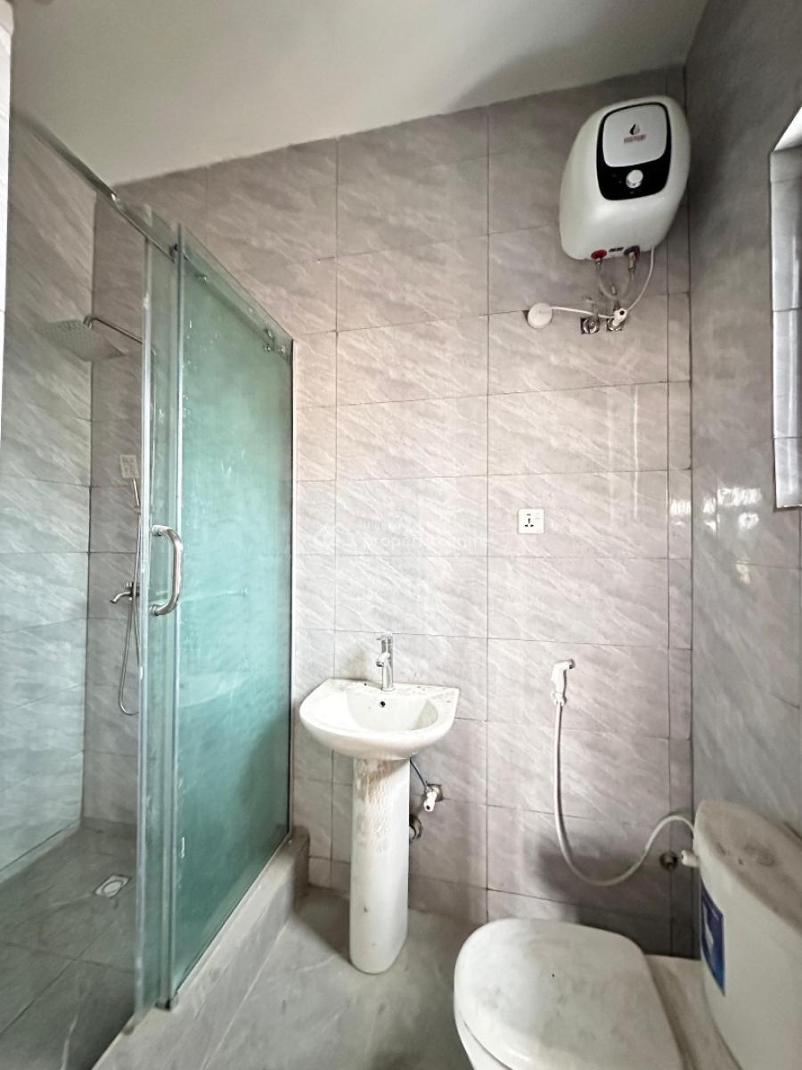 Super Spacious 3 Bedroom Apartment with a Bq, Lekki Scheme 2 Estate, Lekki, Lagos, Flat / Apartment for Rent