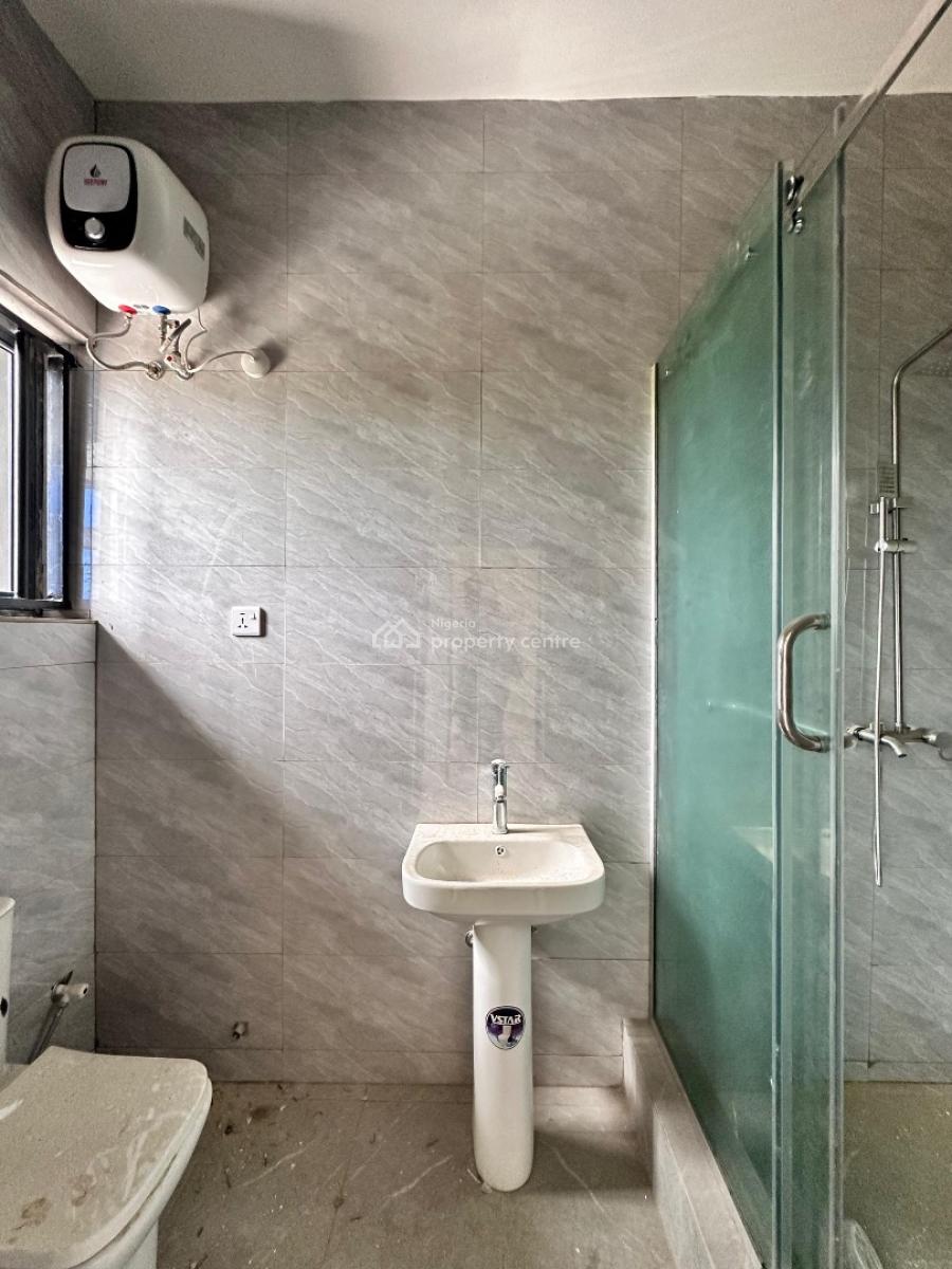 Super Spacious 3 Bedroom Apartment with a Bq, Lekki Scheme 2 Estate, Lekki, Lagos, Flat / Apartment for Rent