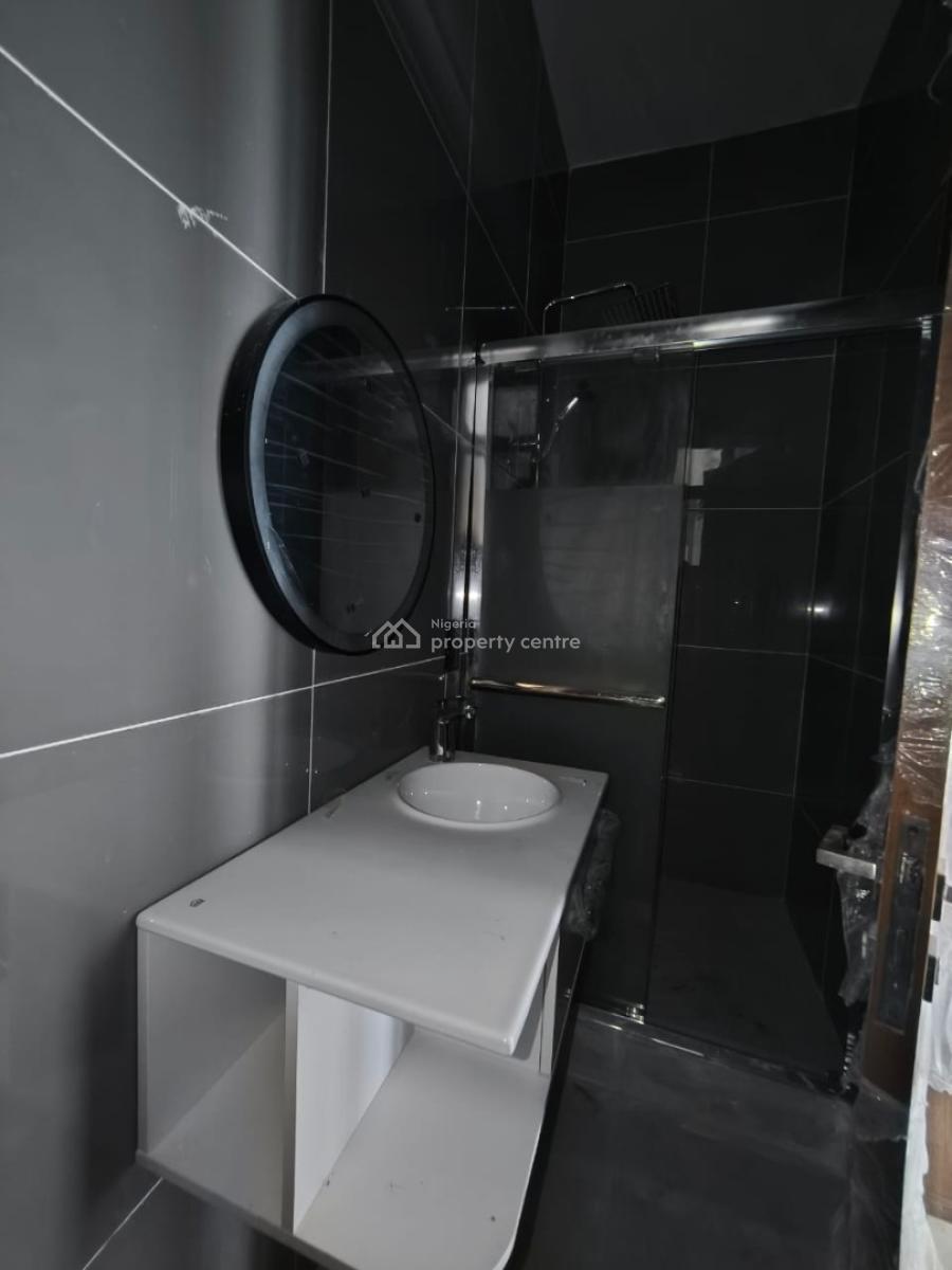 Luxury Beautifully Built  Spacious 2 Bedroom Apartment Elevator., Lekki Phase 1, Lekki, Lagos, House for Rent