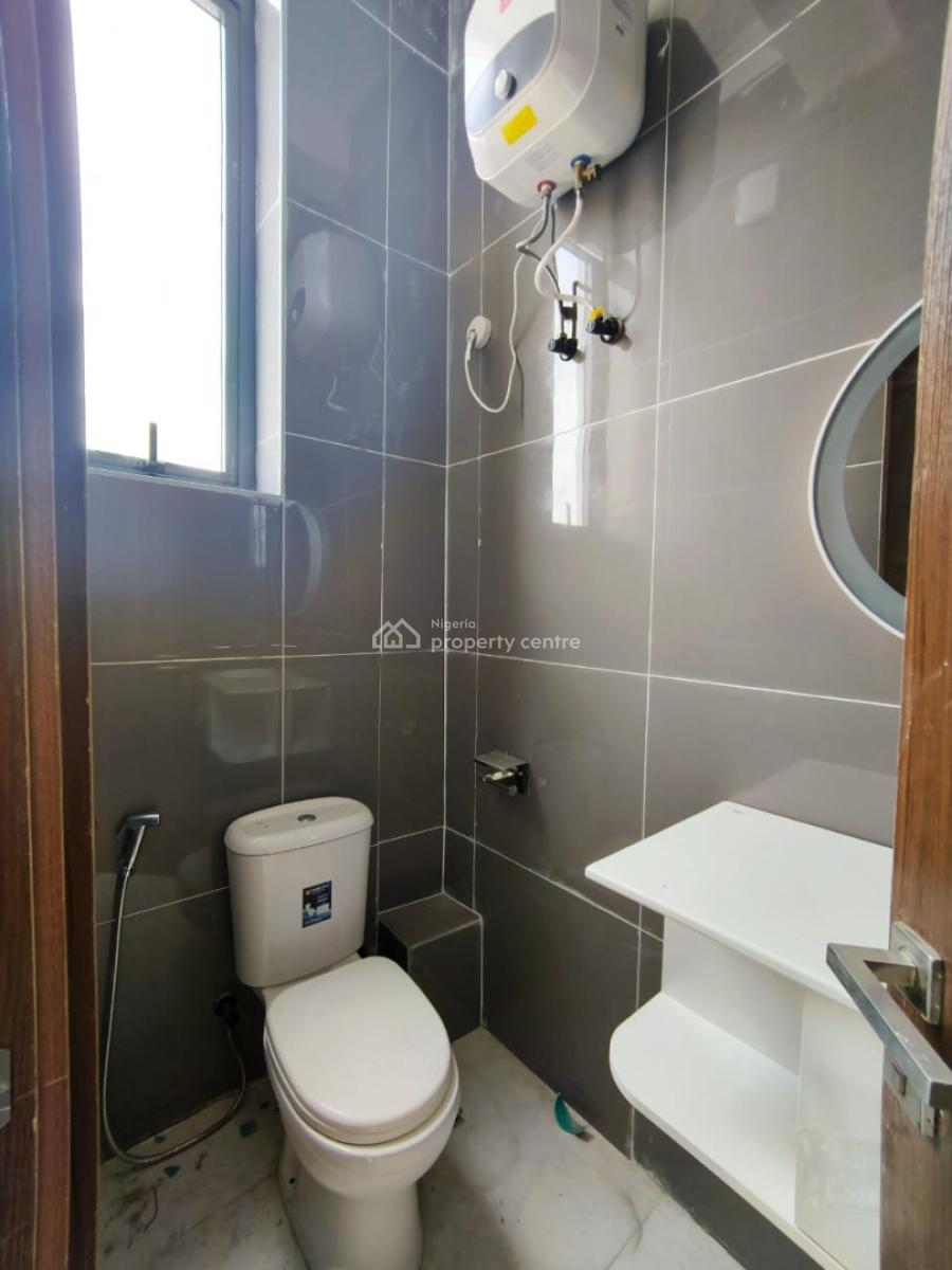 Luxury Beautifully Built  Spacious 2 Bedroom Apartment Elevator., Lekki Phase 1, Lekki, Lagos, House for Rent