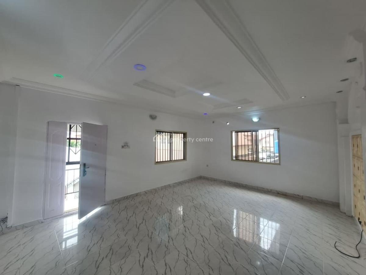 Specious 2bedroom Apartment in a Secured Environment, Lekki Phase 1, Lekki, Lagos, Flat / Apartment for Rent