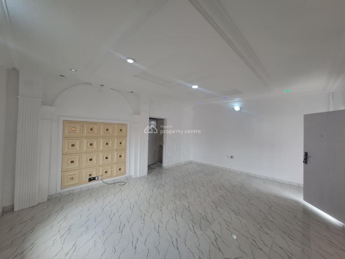 Specious 2bedroom Apartment in a Secured Environment, Lekki Phase 1, Lekki, Lagos, Flat / Apartment for Rent