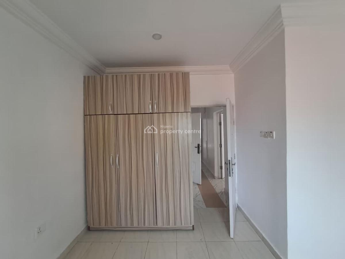 Specious 2bedroom Apartment in a Secured Environment, Lekki Phase 1, Lekki, Lagos, Flat / Apartment for Rent