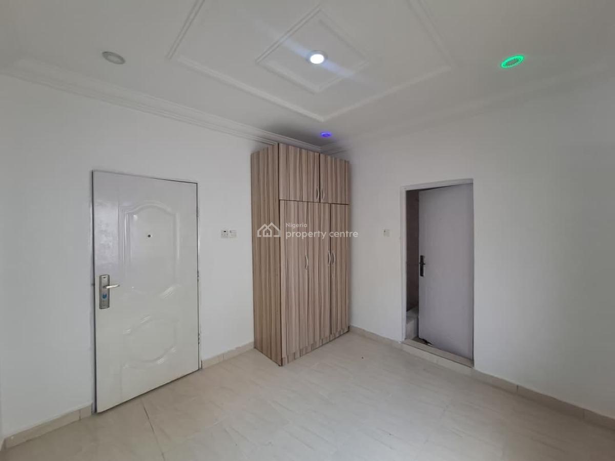 Specious 2bedroom Apartment in a Secured Environment, Lekki Phase 1, Lekki, Lagos, Flat / Apartment for Rent