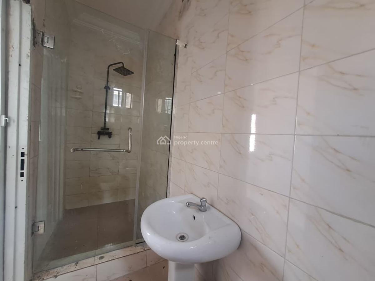 Specious 2bedroom Apartment in a Secured Environment, Lekki Phase 1, Lekki, Lagos, Flat / Apartment for Rent