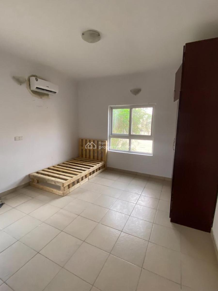 Spacious and Fully Serviced 3 Bedroom Flat, Off Chevron Drive, Lekki - Epe Expressway, Lagos, Lekki, Lagos, Flat / Apartment for Rent
