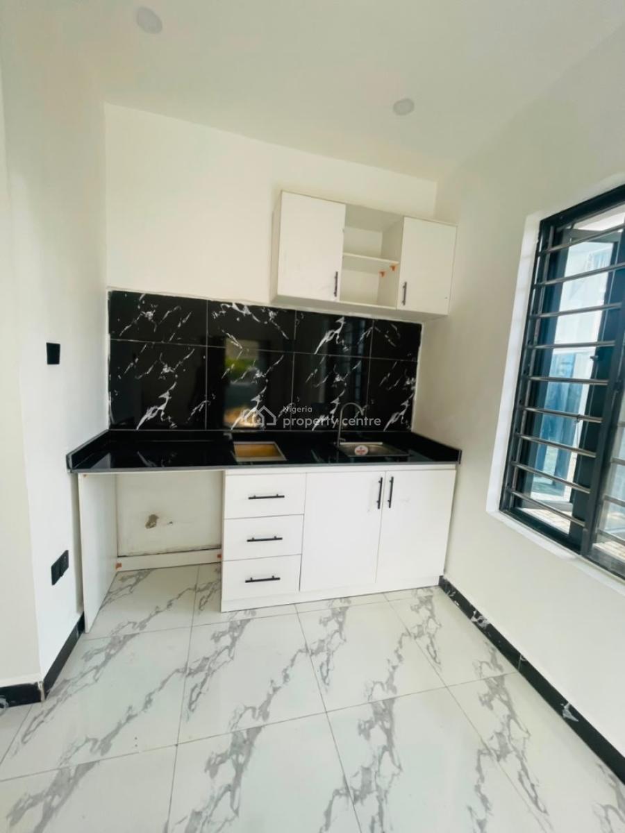 Mini Flat  a Room and Parlor  Self Serviced, Lekki, Lagos, Flat / Apartment for Rent