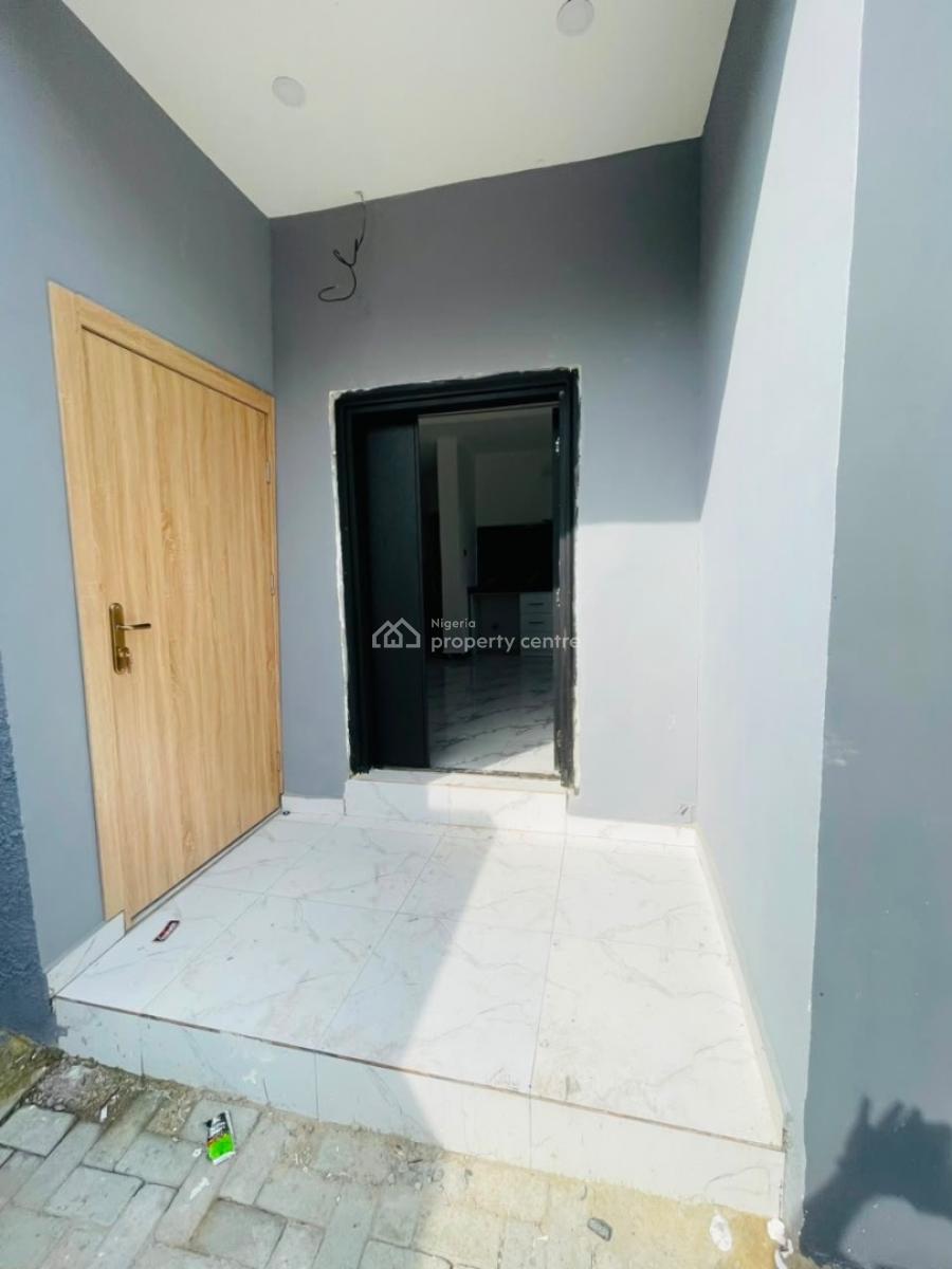 Mini Flat  a Room and Parlor  Self Serviced, Lekki, Lagos, Flat / Apartment for Rent