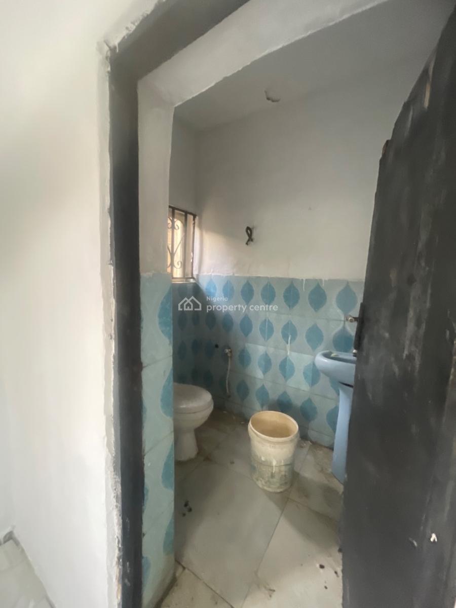 Miniflat 24hrs Light Close to Bustop Cal to Acess  2 Toilet, Ado, Ado, Ajah, Lagos, House for Rent