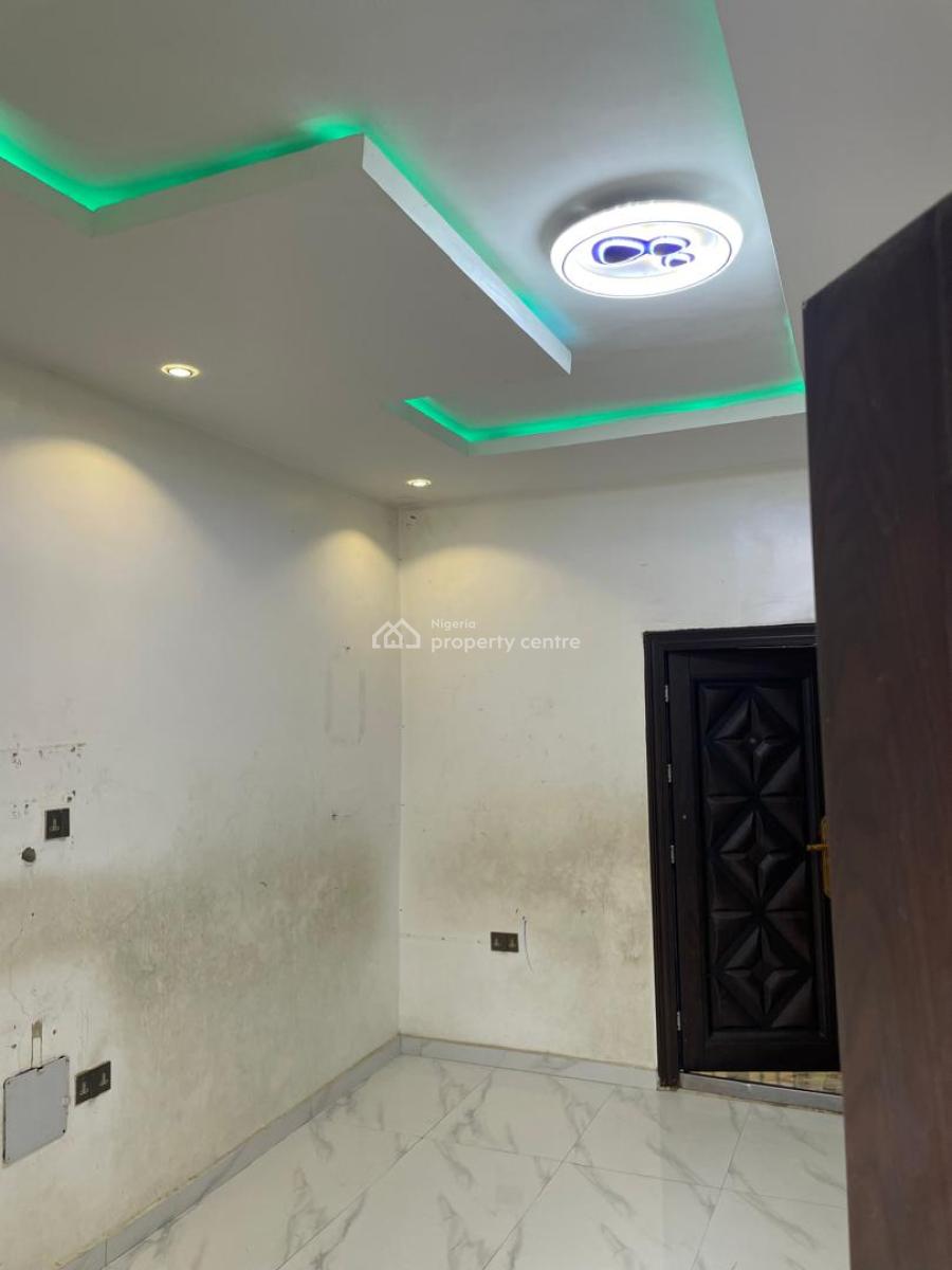 Relatively New 2 Bedroom Flat with 2t 2b, Off Kilo Surulere, Surulere, Lagos, Flat / Apartment for Rent