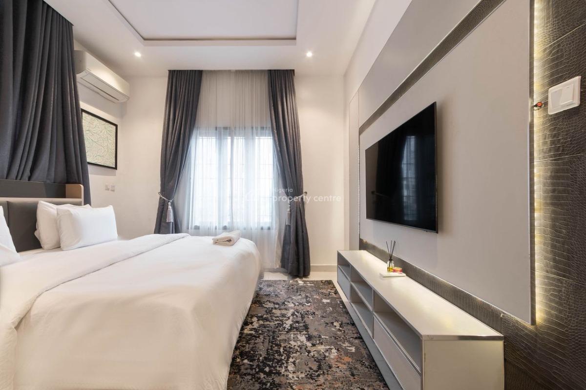 Luxury 1 Bedroom Apartment with Housekeeping and Chef on Demand, Rooftop Swimming Pool, Gymnasium and Modern Interior Design, Lekki Phase 1, Lekki, Lagos, Flat / Apartment Short Let