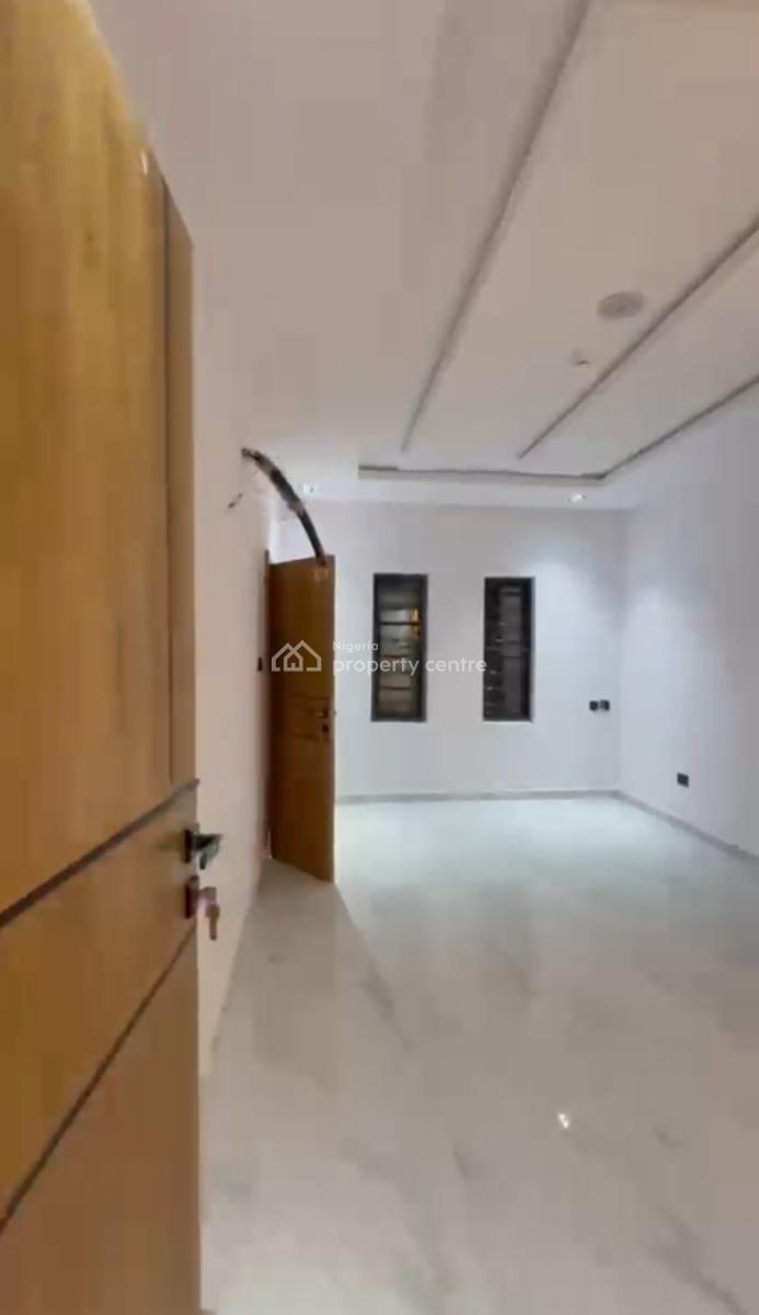 Standard 3 Bedrooms, Off Admiralty Way, Lekki Phase 1, Lekki, Lagos, Flat / Apartment for Rent
