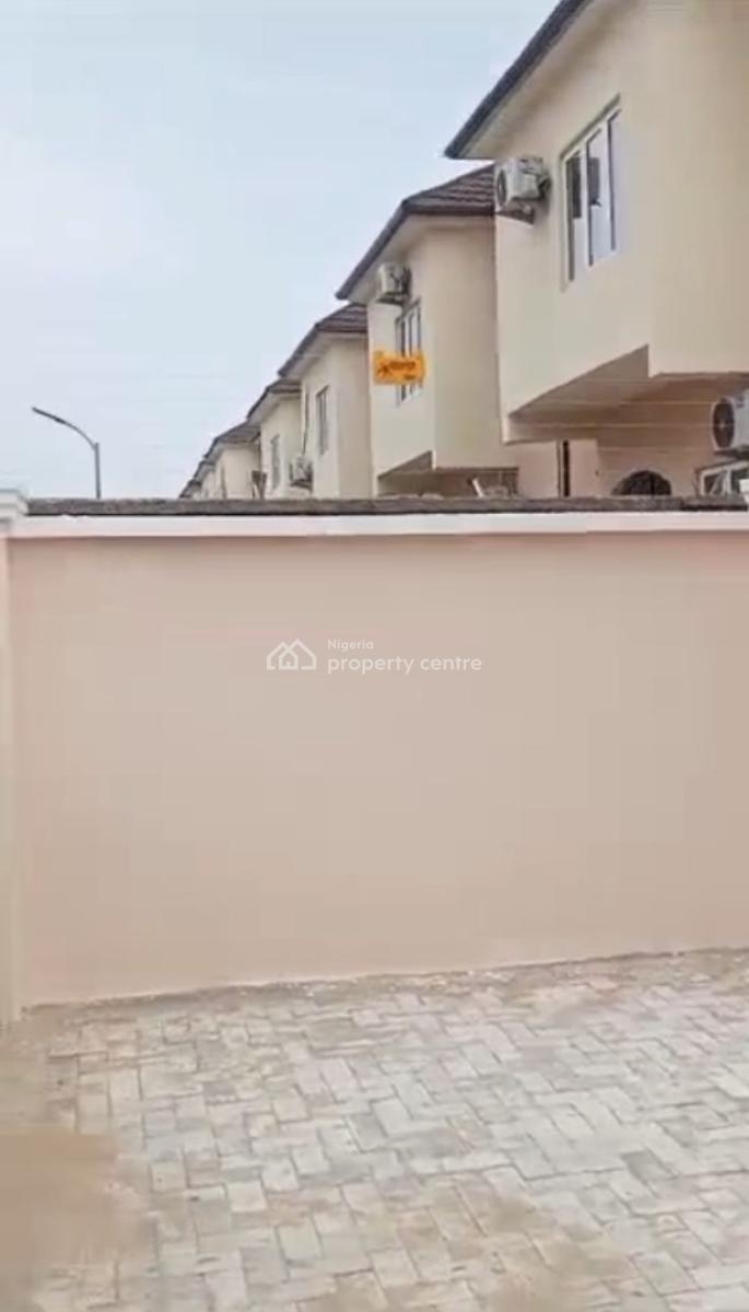 3bedroom Terrace Duplex with Bq in Karsana, Kaniz Estate, Karsana, Abuja, Terraced Duplex for Sale