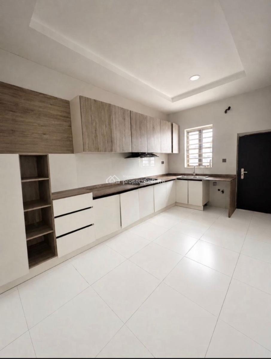 Very Spacious Mini Flat Shared Apartment with Fully Fitted Kitchen, Orchid Road Lekki Lagos, Lekki, Lagos, Mini Flat (room and Parlour) for Rent