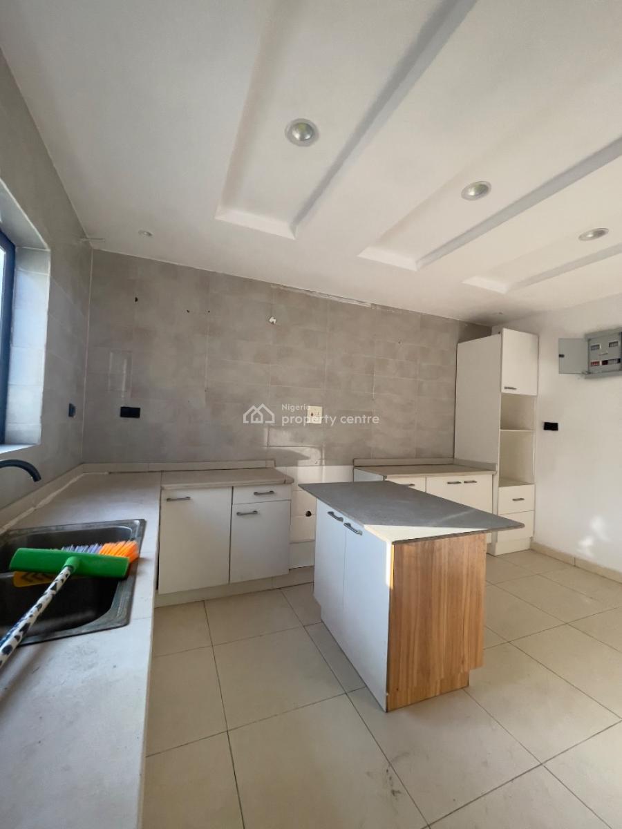 Nicely Built 3bedroom Flat with Bq Upstairs, Ikate Elegushi Lekki Lagos, Ikate, Lekki, Lagos, Flat / Apartment for Rent