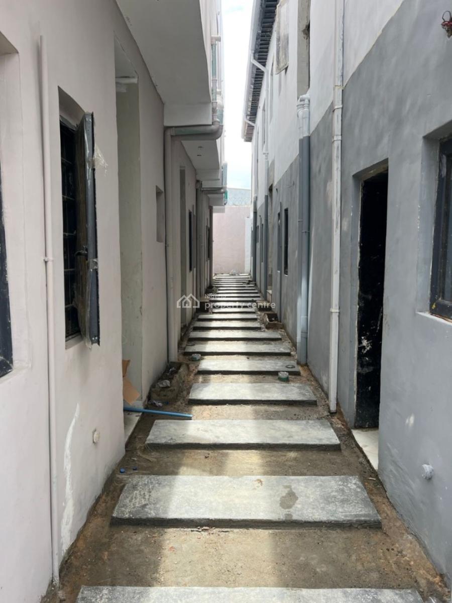 Luxurious Studio and One Bedroom Apartment Lease, Obanikoro, Shomolu, Lagos, House for Sale