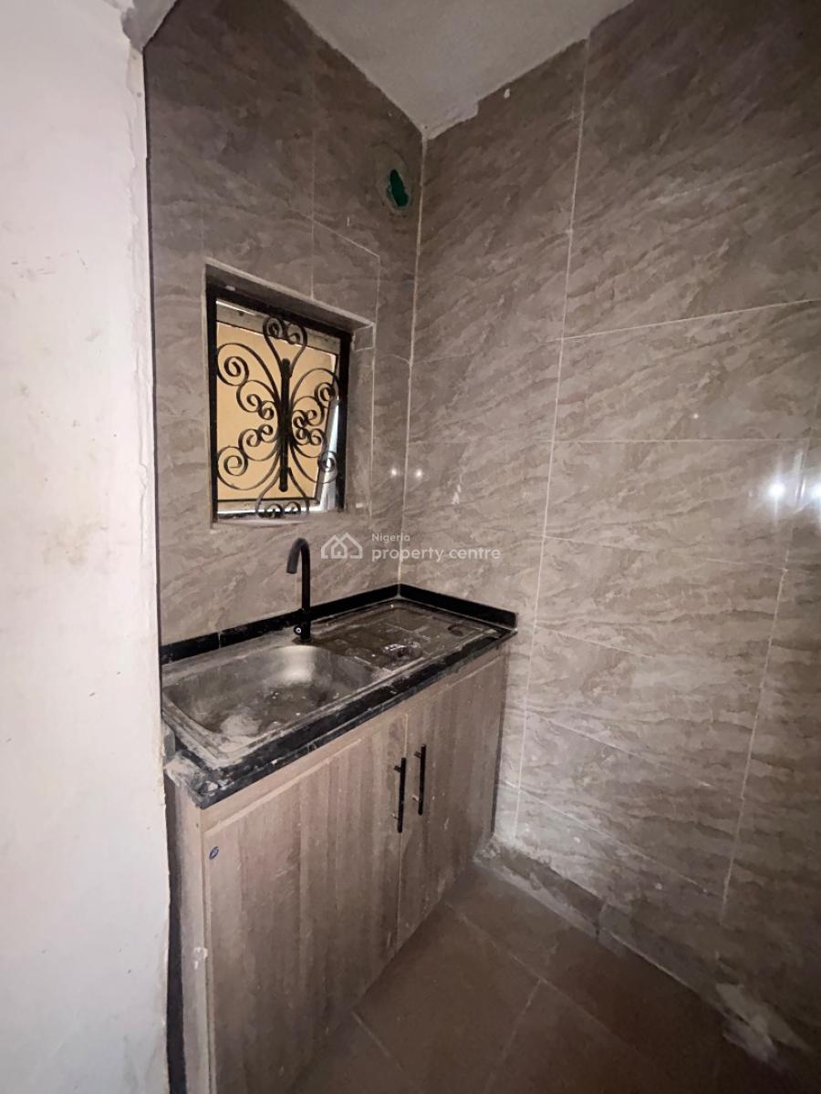 Well Maintained and Lovely Selfcon, Lekki Phase 1, Lekki, Lagos, Self Contain (single Rooms) for Rent