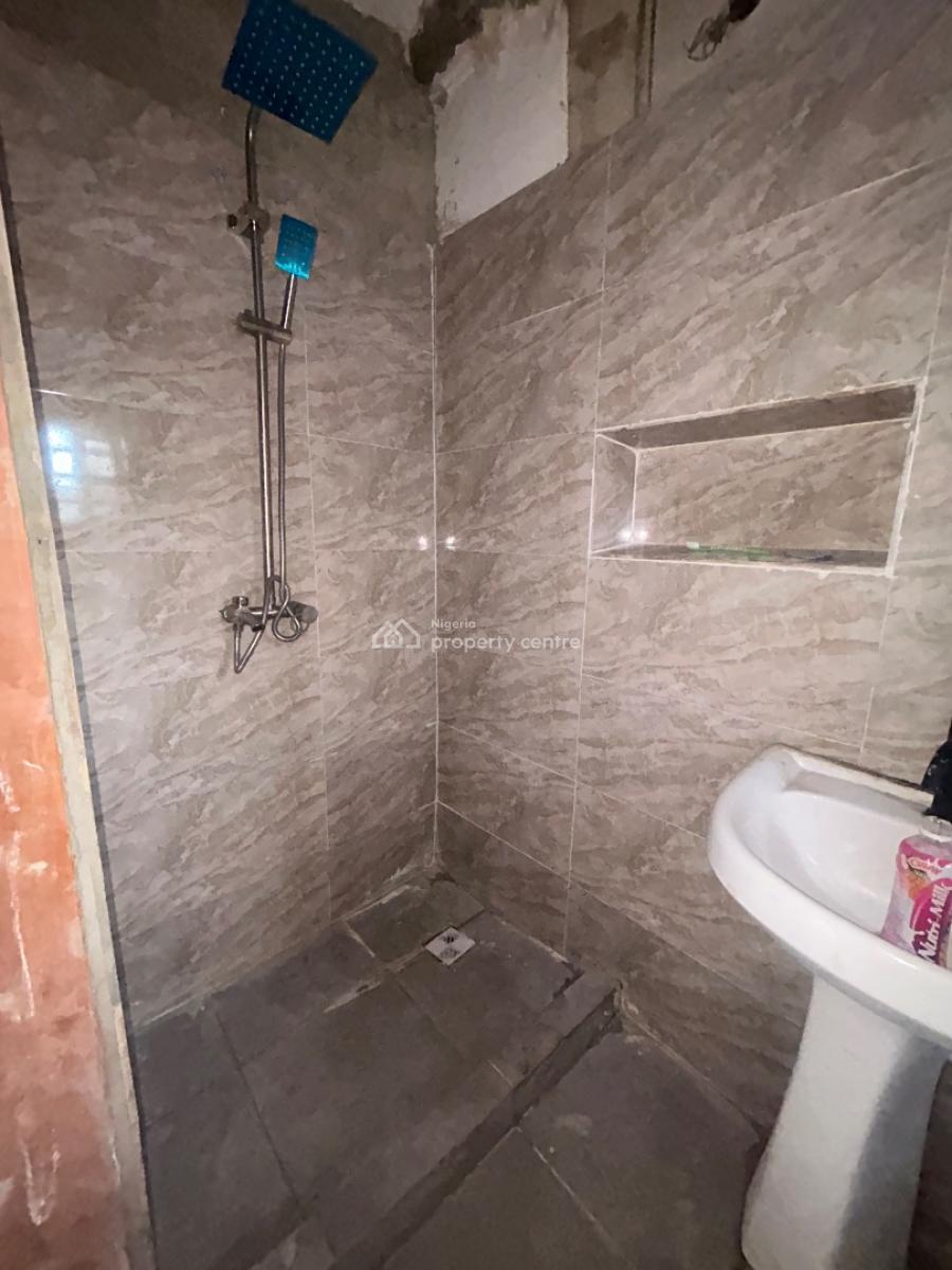 Well Maintained and Lovely Selfcon, Lekki Phase 1, Lekki, Lagos, Self Contain (single Rooms) for Rent