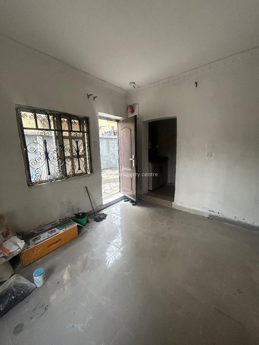 Well Maintained and Lovely Selfcon, Lekki Phase 1, Lekki, Lagos, Self Contain (single Rooms) for Rent