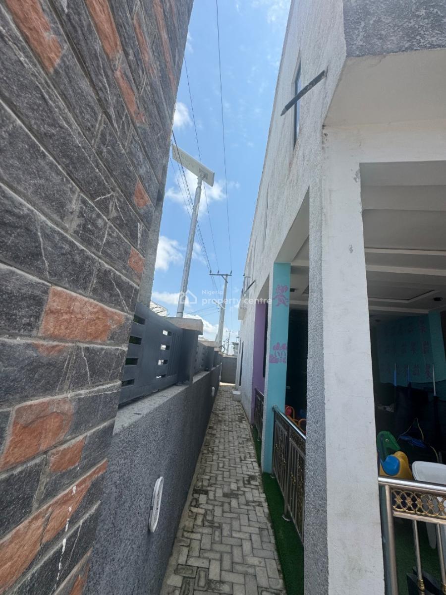 Spacious Nice Lovely Standard 1 Bedroom Apartment Upstairs Not Shared, Harris Drive Lekki Vgc, Lekki, Lagos, Terraced Duplex for Rent