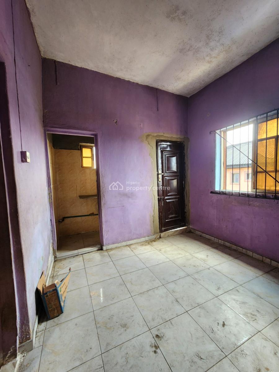 Mini Flat Available in a Good Area