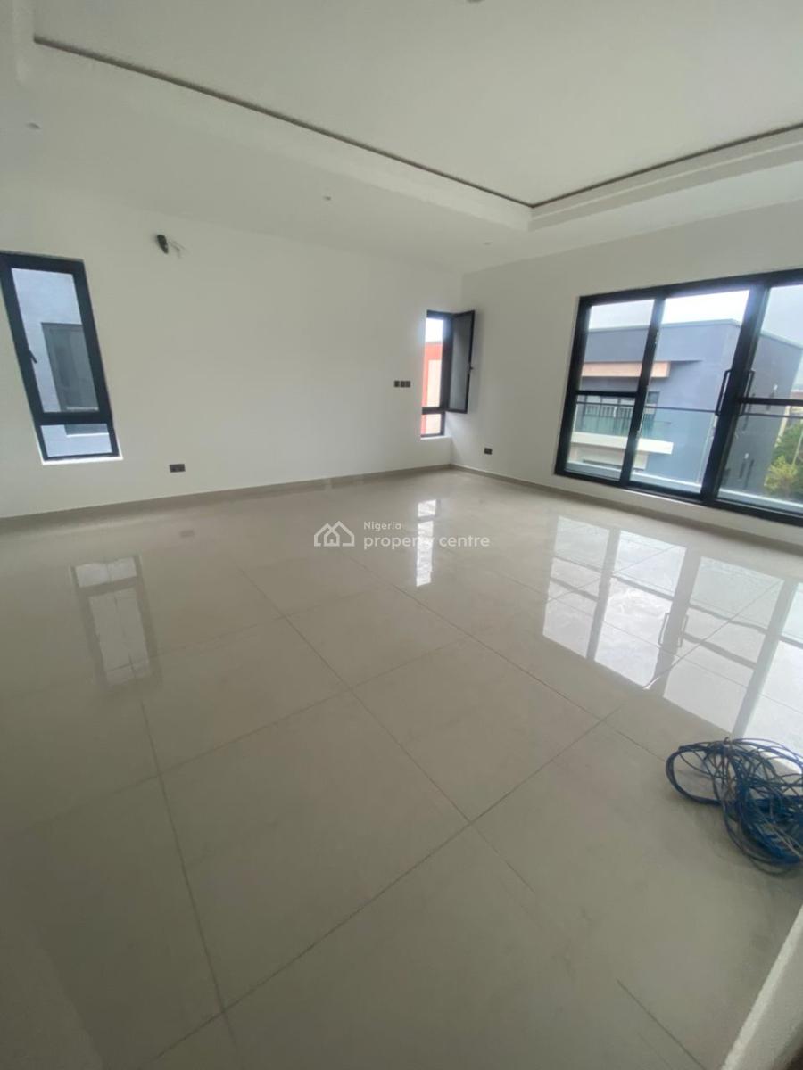 Brand New 6 Bedroom (with Personal Pool)