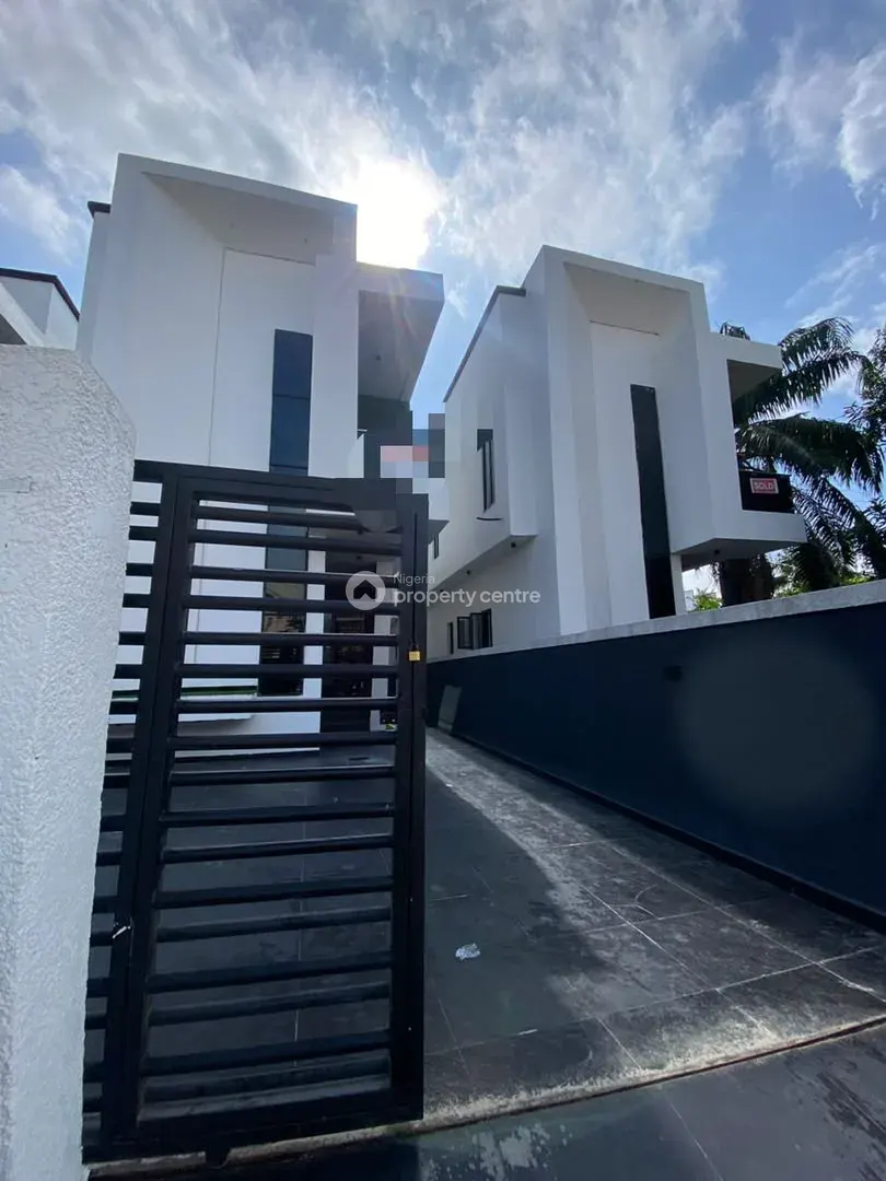 A High End 5 Bedroom Fully Detached Duplex with BQ and Pool