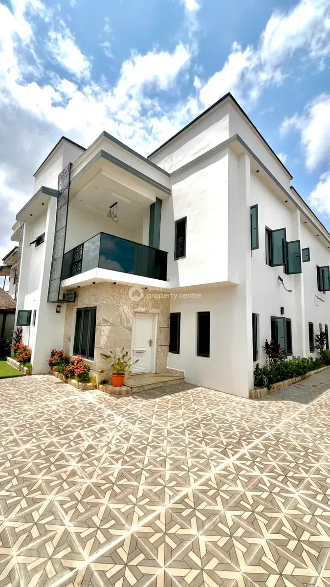 Luxury 4 Bedroom Detached Duplex
