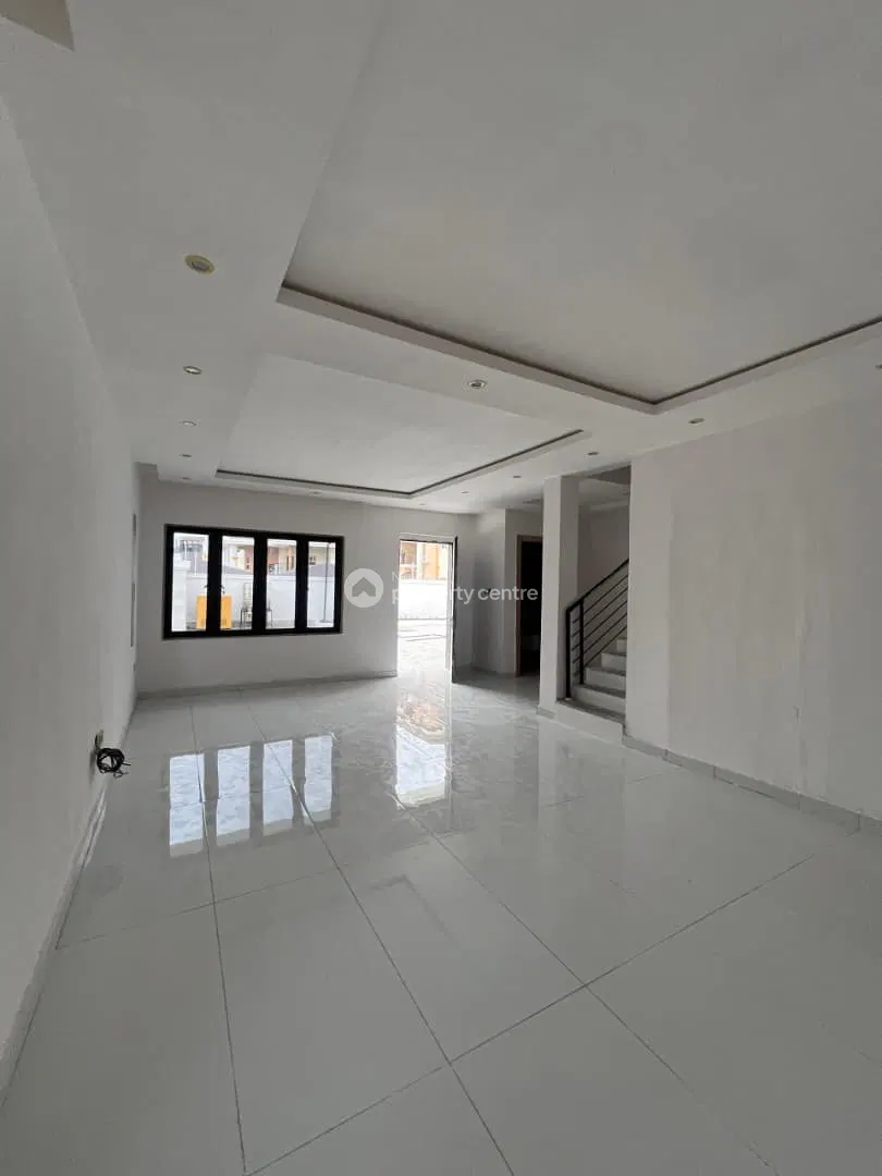 A Spacious 4 Bedroom Terraced with BQ