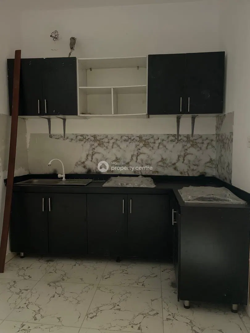 Serviced Modern Master Bathroom