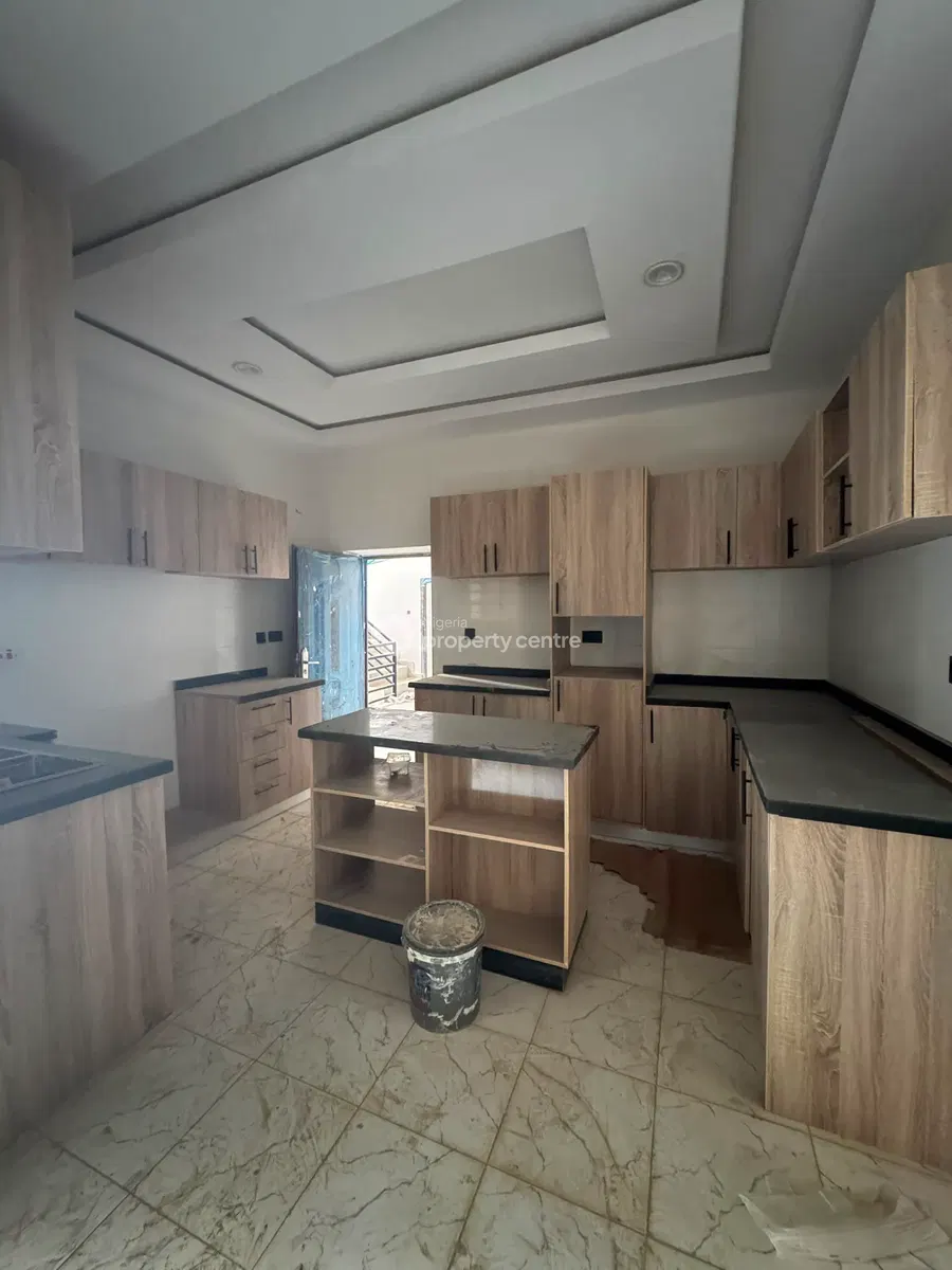 Luxury 3 Bedroom Flat with BQ