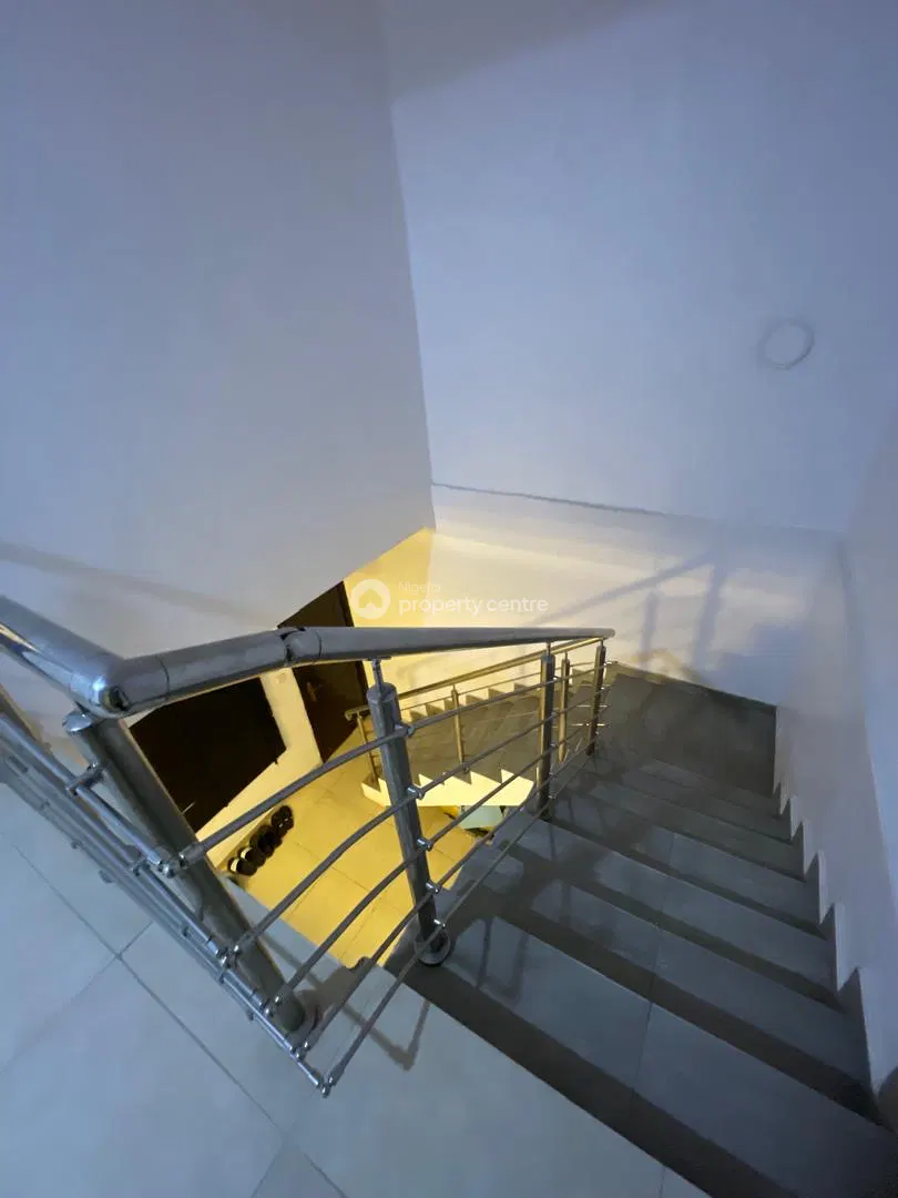 Specious 4 Bedrooms Terrace