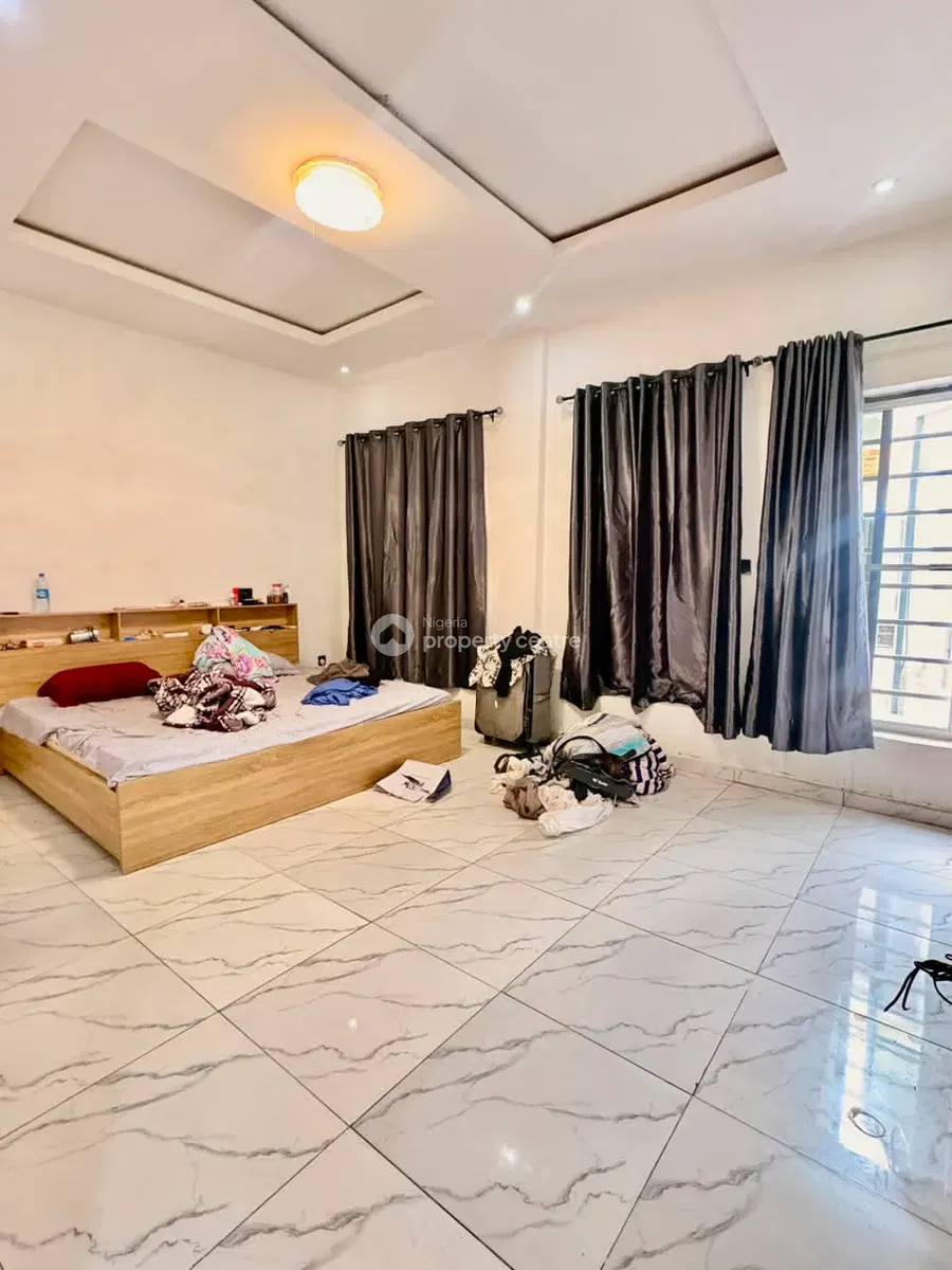 Distress 3 Bedroom Cornerpiece Terraced Duplex with BQ Suits for Investment