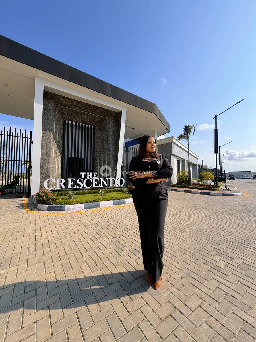 Exclusive Waterfront Plots, for Bespoke Villas & Mansions.