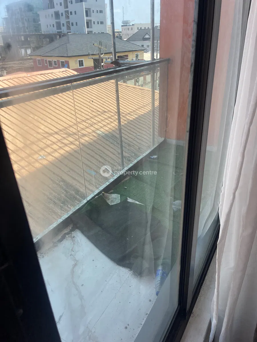 Luxury and Spacious 2 Bedroom Apartment with Swimming Pool — Ilasan, Lekki, Lagos