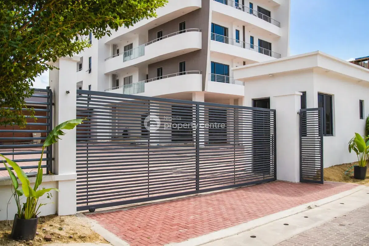 Luxury 2 Bedroom Apartment in Periwinkle Estate