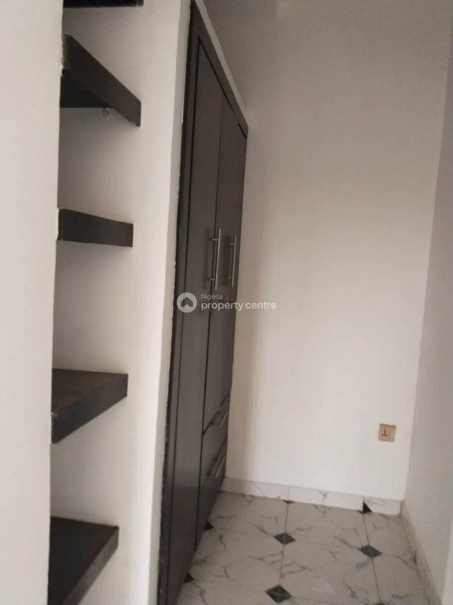 Extremely Sweet 3 Bedroom Flat Tastefully Built — Neat Cele Bus Stop, Magboro, Ogun