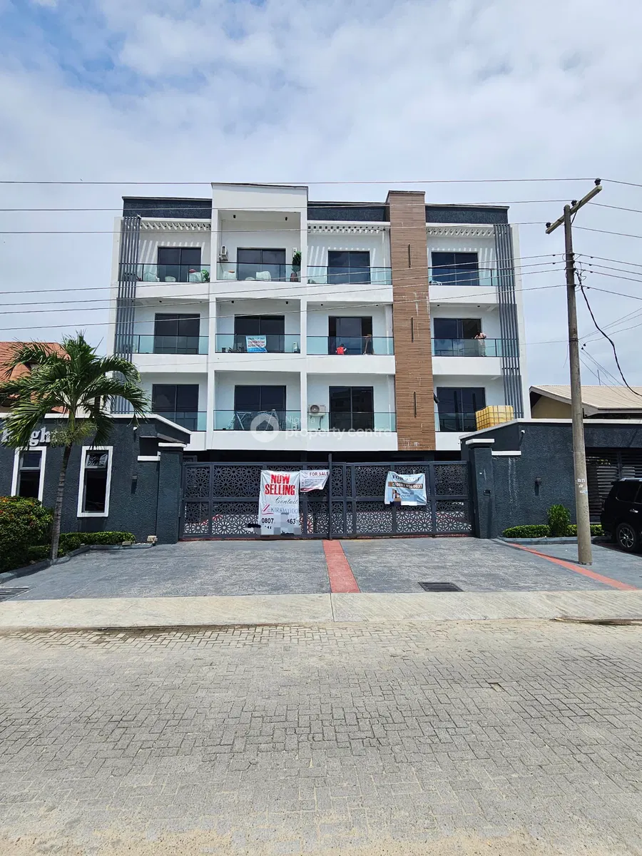 Luxury 3 Bedroom Apartment with Pool