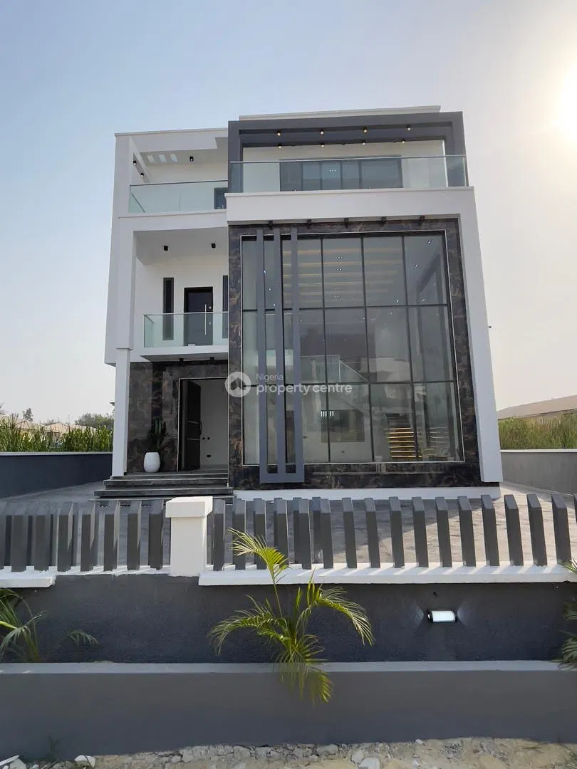 Contemporary 5 Bedrooms- Cinema-Pool-Roof Top