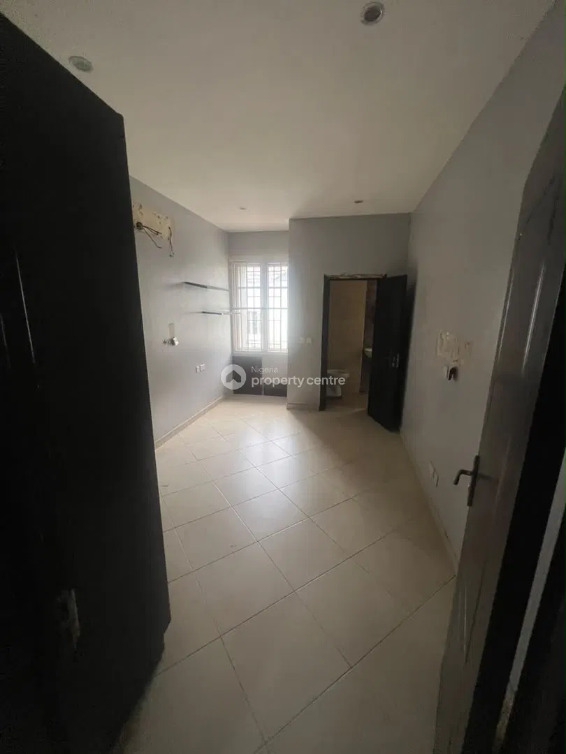 Well Maintained 3 Bedroom Apartment in a Serene Location — U3 Estate, Lekki Right Hand Side, Lekki Phase 1, Lekki, Lagos