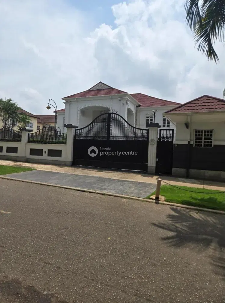 Luxury 5-Bedroom Detached Duplex + 2-Room BQ, with Excellence Facility