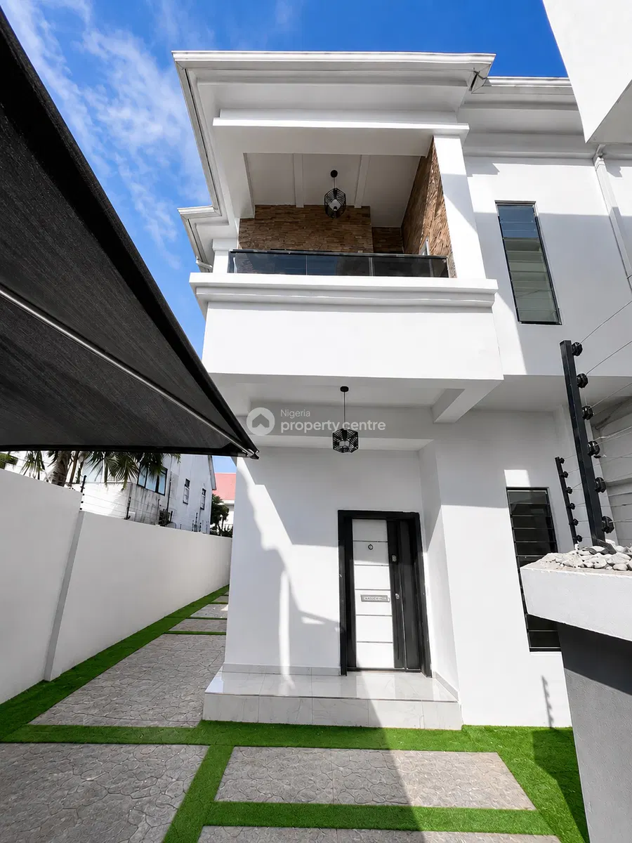 Stunning 4 Bedroom Fully Detached Duplex + BQ