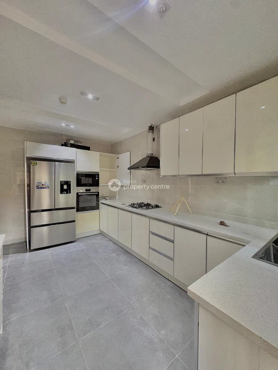 3 Bedroom Apartment with a Gym and Pool