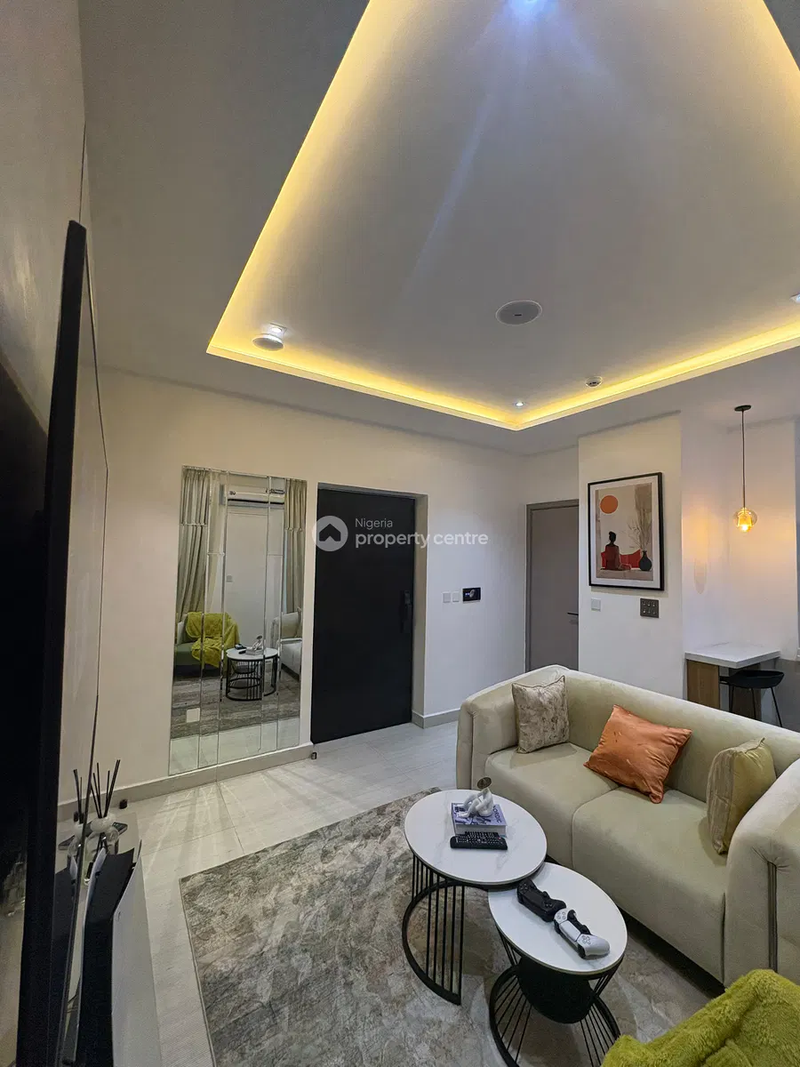 Cozy One Bedroom Apartment with Balcony, Alexa, PS5, Pool and Gym — Phase 1, Lekki, Lagos
