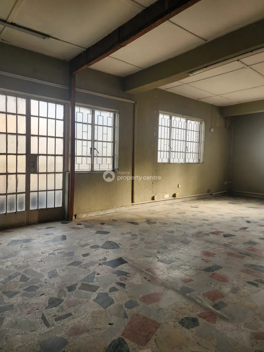 Open-Plan Office Space — Off Commercial Avenue, Sabo, Yaba, Lagos