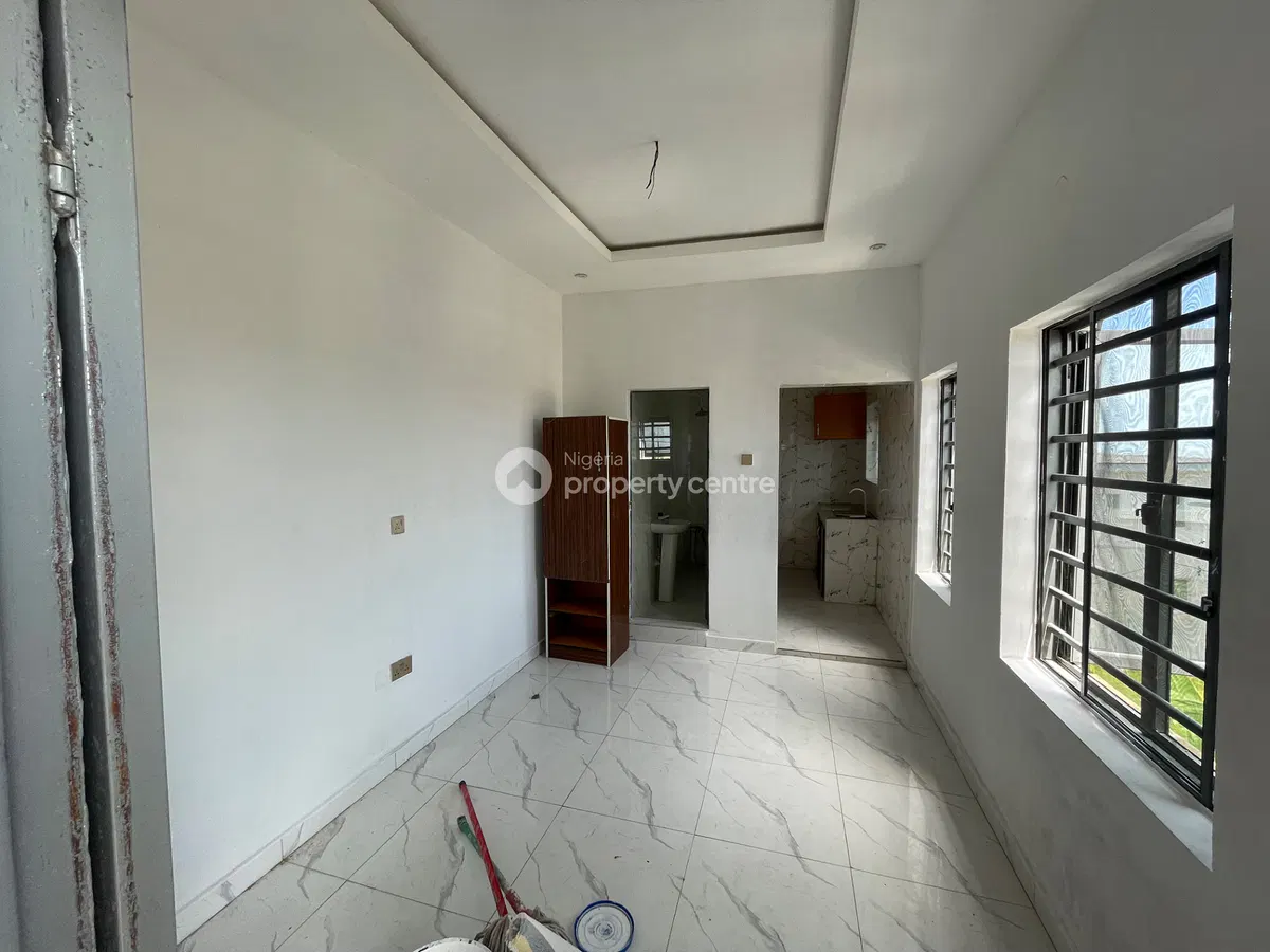 Spacious Self Contained Upstairs