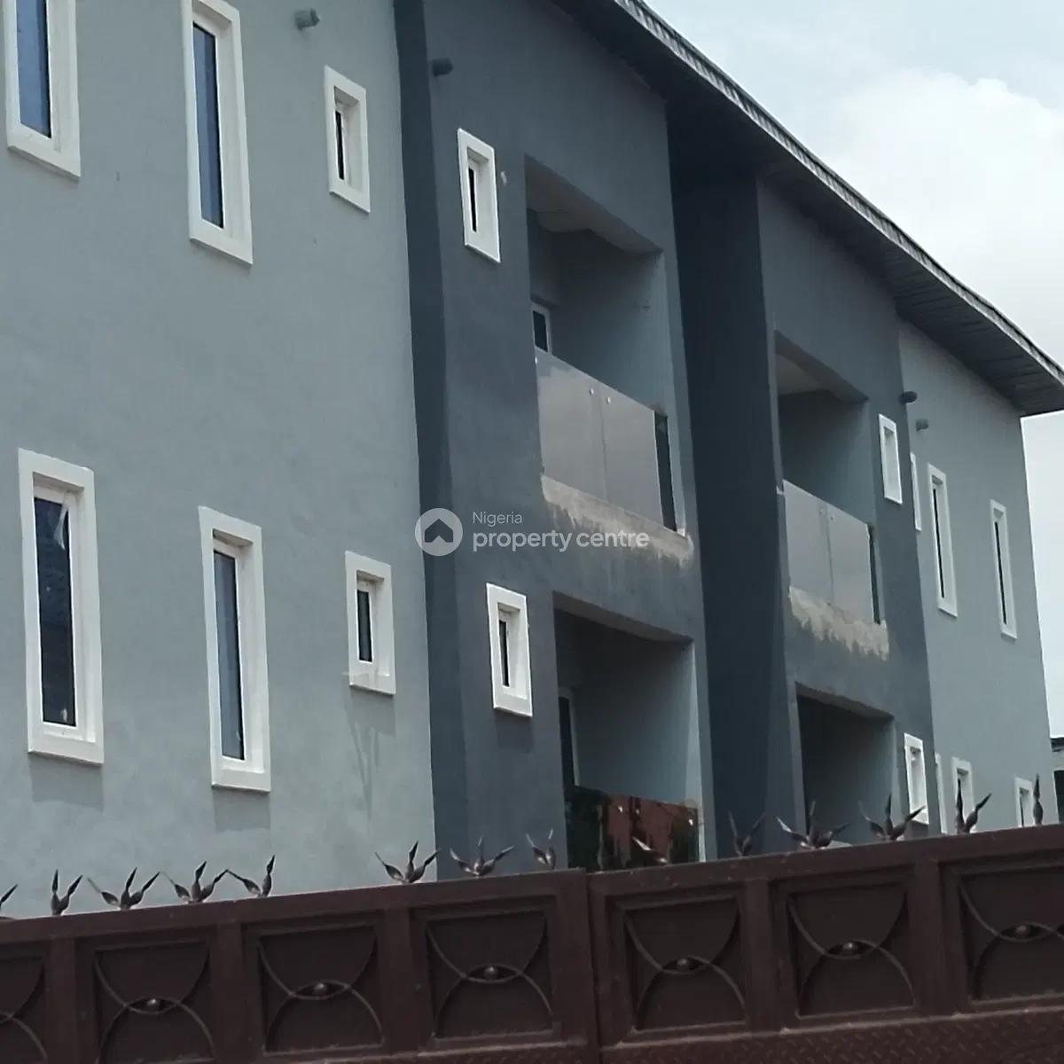 3 Bedroom Flat with En-Suite Rooms